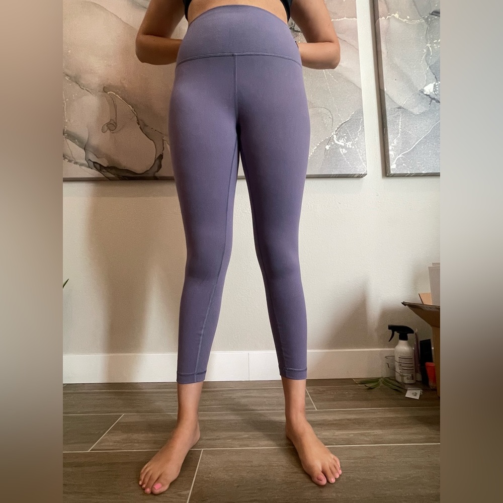 Lavender Lululemon Leggings- like new, never used